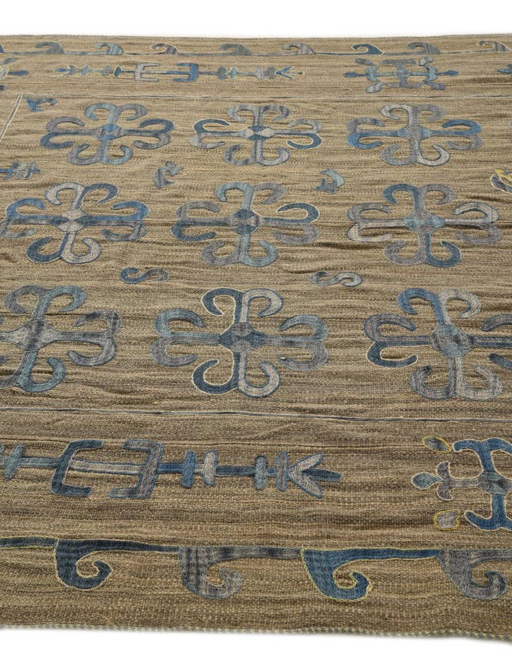 Detail image of  6' 7 x 9'  Hand Woven Kilim Suzani Wool Rug