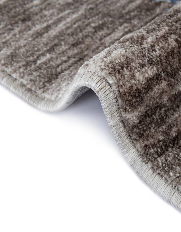 Detail image of  5' 3 x 5' 3 Gabbeh Round Rug