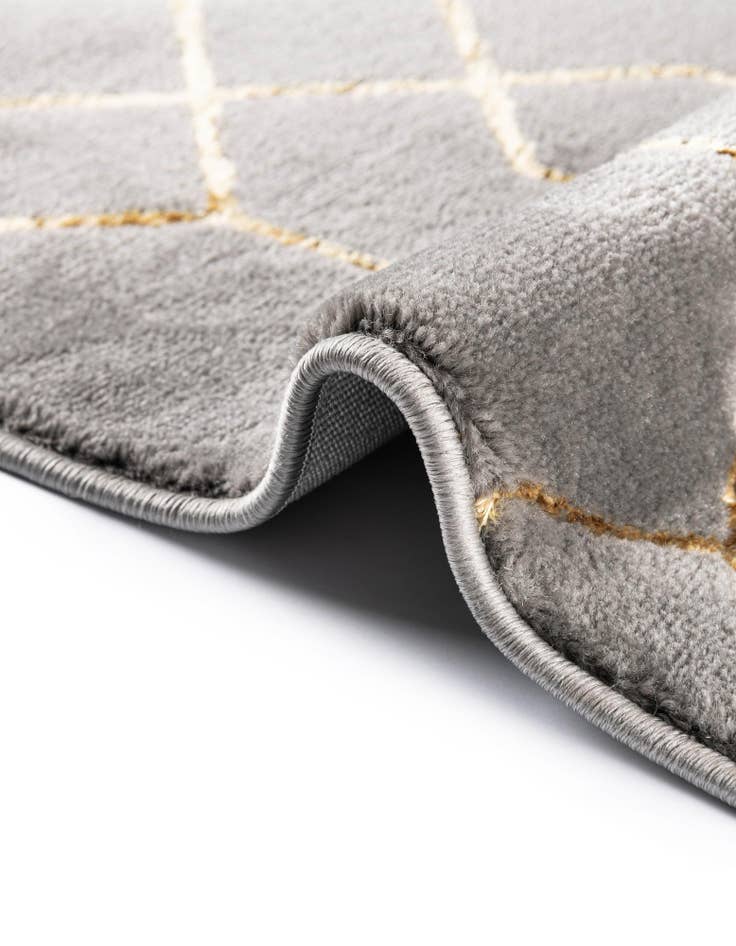 Detail image of  5' 3 x 8'  Marilyn Monroe&trade; Glam Trellis Oval Rug