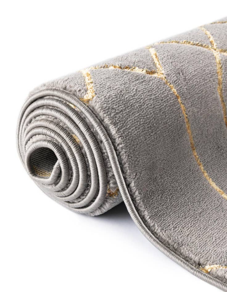 Detail image of  5' 3 x 8'  Marilyn Monroe&trade; Glam Trellis Oval Rug