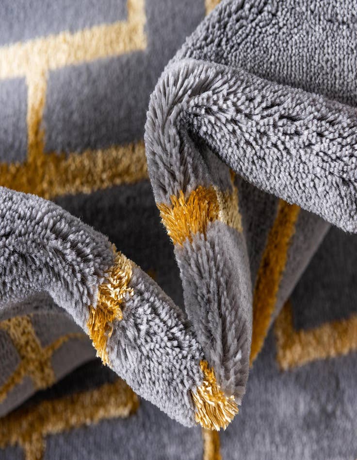 Detail image of  4' x 6'  Marilyn Monroe™ Glam Deco Rug