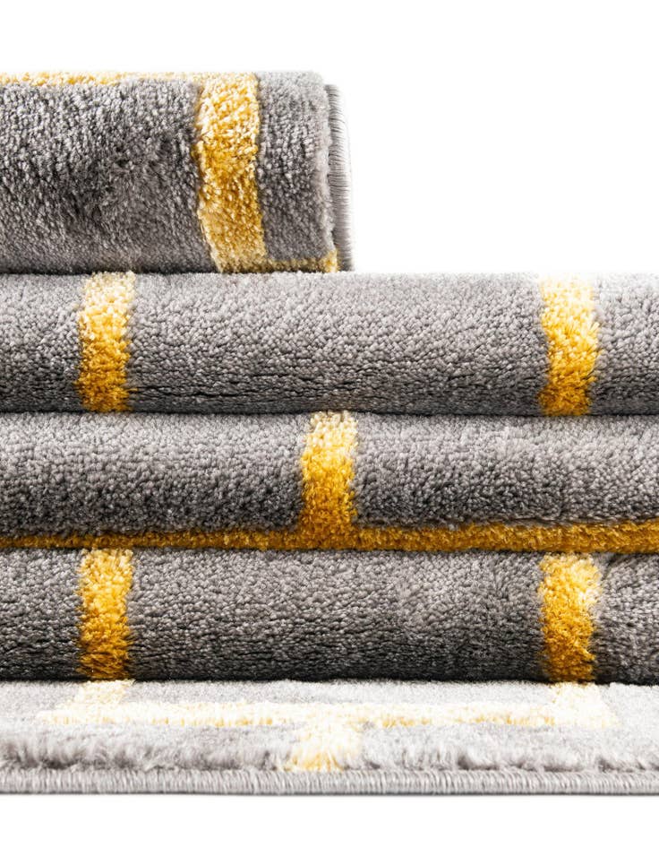 Detail image of  4' x 6'  Marilyn Monroe™ Glam Deco Rug