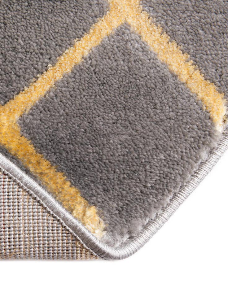 Detail image of  3' x 3'  Marilyn Monroe™ Glam Trellis Round Rug