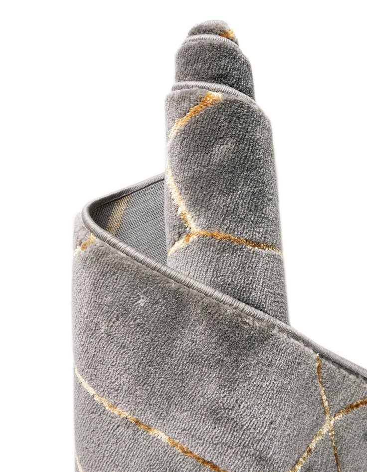 Detail image of  7' 10 x 7' 10  Marilyn Monroe&trade; Glam Trellis Square Rug