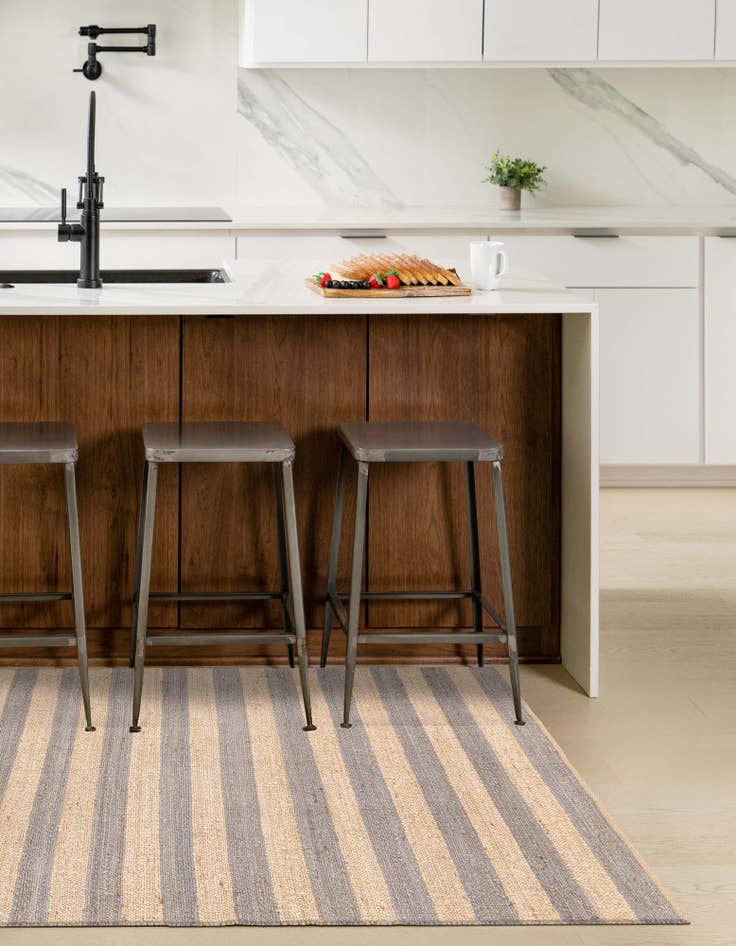 Detail image of  4' 1 x 6' 1  Hand Braided Jute Rug