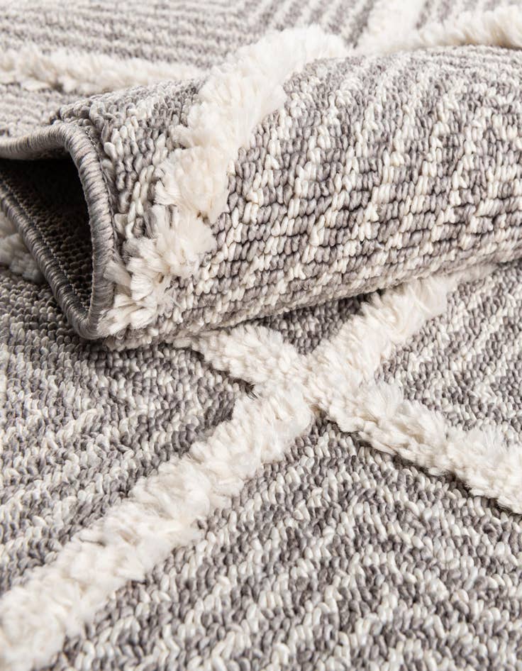 Detail image of  5' x 26' 3 Cherokee Rug