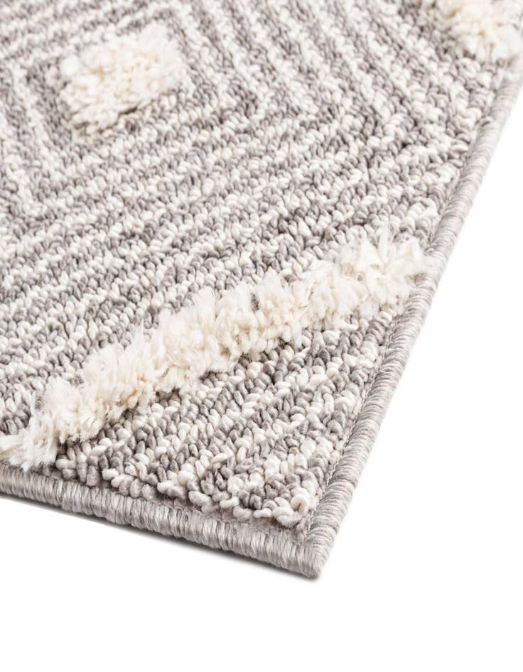 Detail image of  5' x 26' 3 Cherokee Rug