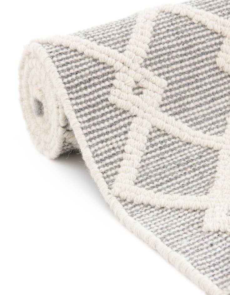 Detail image of  8' x 8'  Hand Knotted Jill Zarin Dorset Square Rug