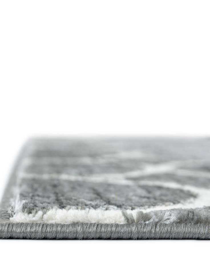 Detail image of  5' 3 x 5' 3 Lattice Trellis Octagon Rug