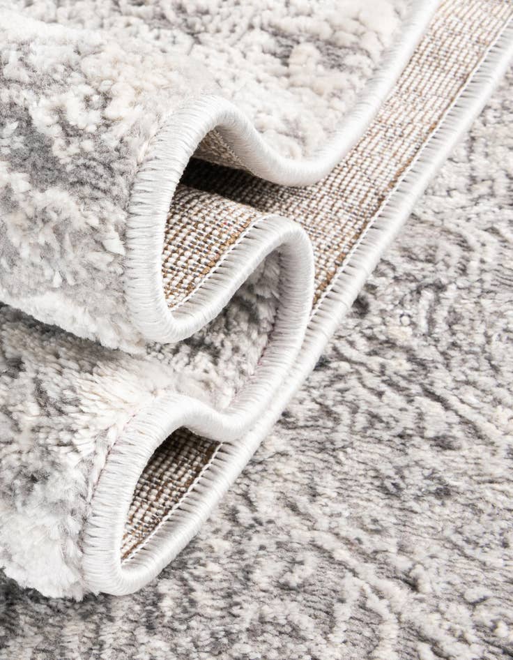 Detail image of  5' 3 x 8' Finsbury Oval Rug