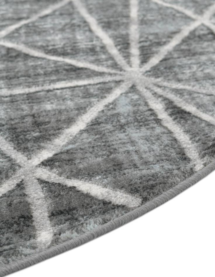 Detail image of  5' 3 x 8' Lattice Trellis Oval Rug
