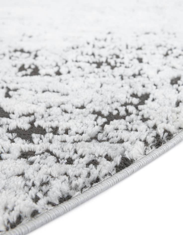 Detail image of  5' 3 x 8' Leipzig Oval Rug