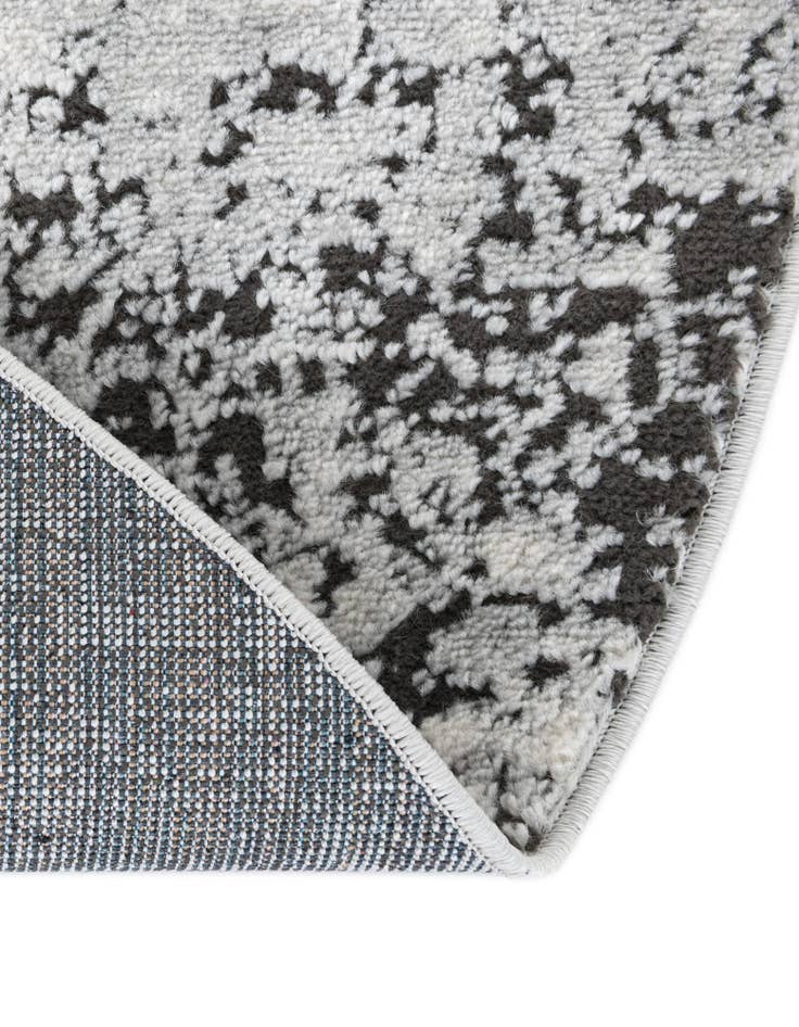 Detail image of  5' 3 x 8' Leipzig Oval Rug