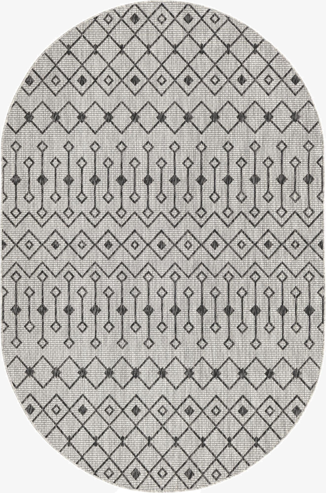  5' 3 x 8'  Washable Lattice Indoor / Outdoor Oval Rug