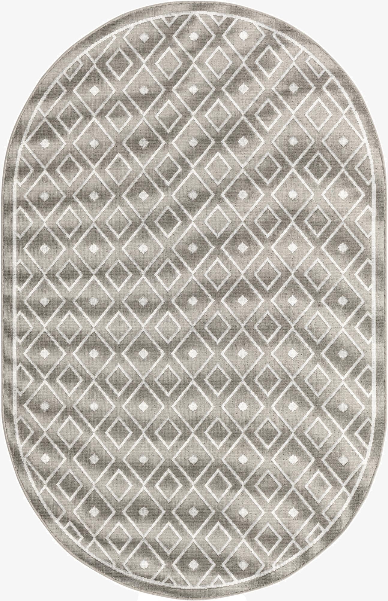  5' 3 x 8'  Washable Lattice Indoor / Outdoor Oval Rug