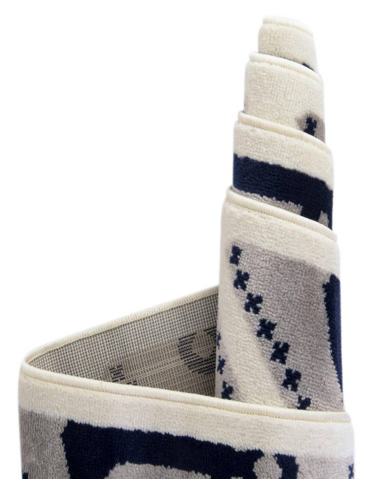 Detail image of  3' 3 x 5' 3 Sydney Oval Rug