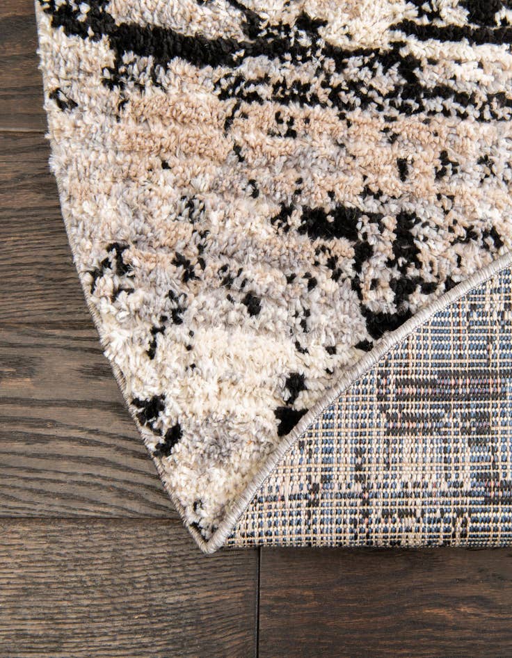 Detail image of  4' x 6' Tucson Oval Rug