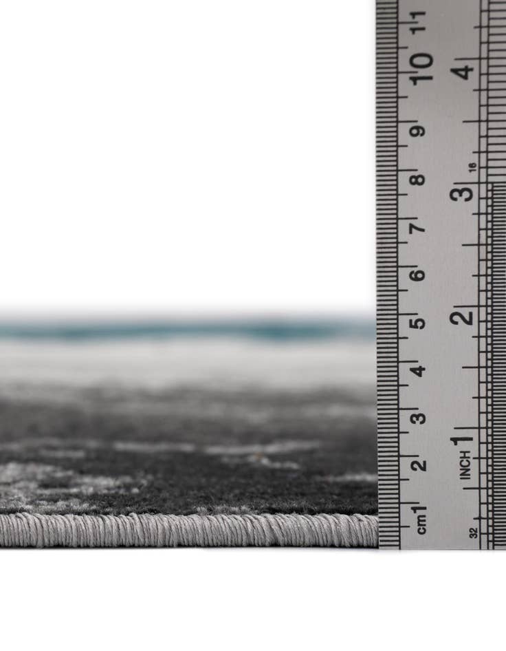 Detail image of  3' 3 x 5' 3 Valencia Oval Rug