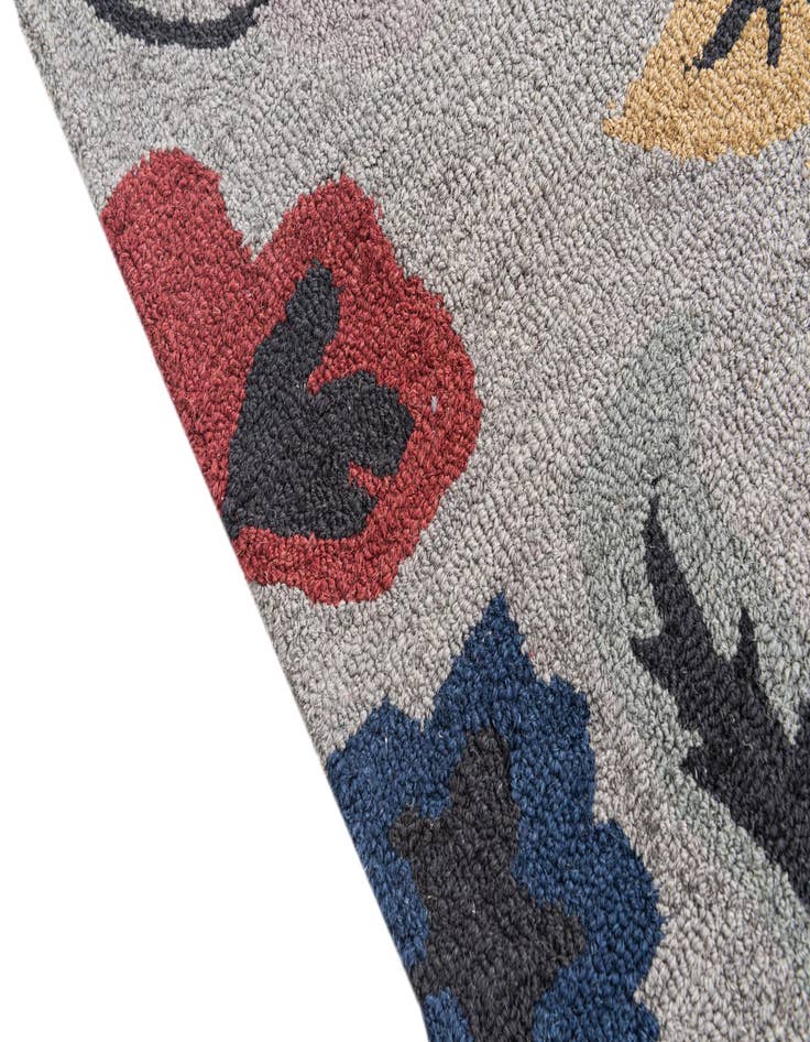 Detail image of  3' x 5' Agra Rug