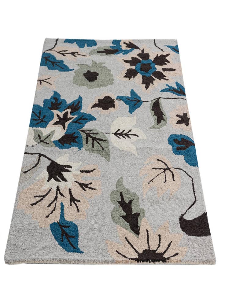 Detail image of  4' x 6' Agra Rug