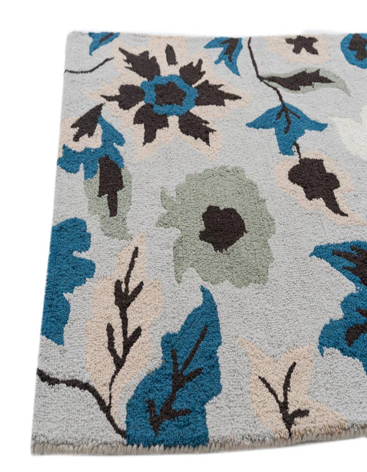 Detail image of  4' x 6' Agra Rug