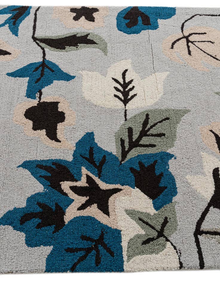 Detail image of  4' x 6' Agra Rug