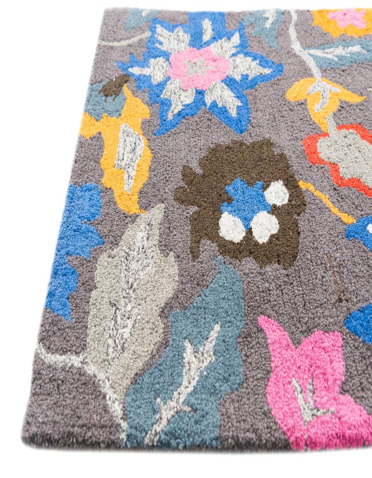 Detail image of  3' 1 x 5' Agra Rug