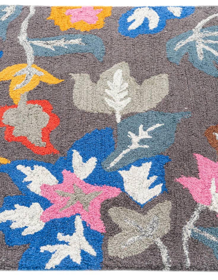 Detail image of  3' 1 x 5' Agra Rug