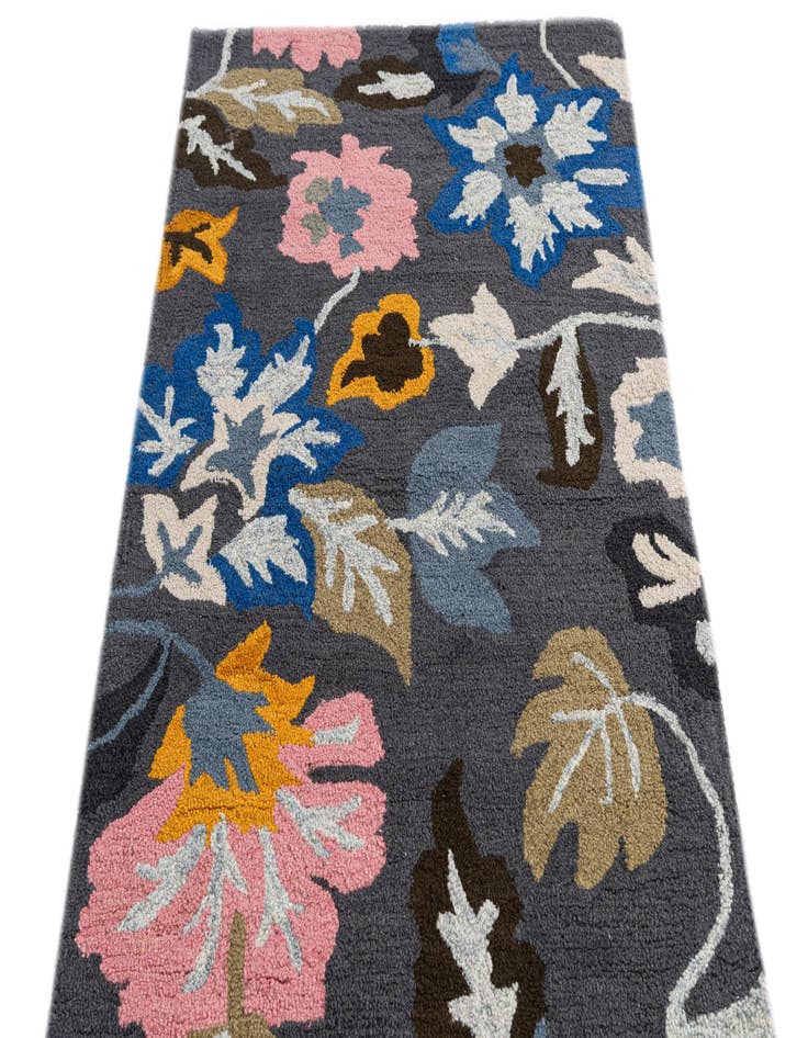 Detail image of  3' 1 x 5' Agra Rug