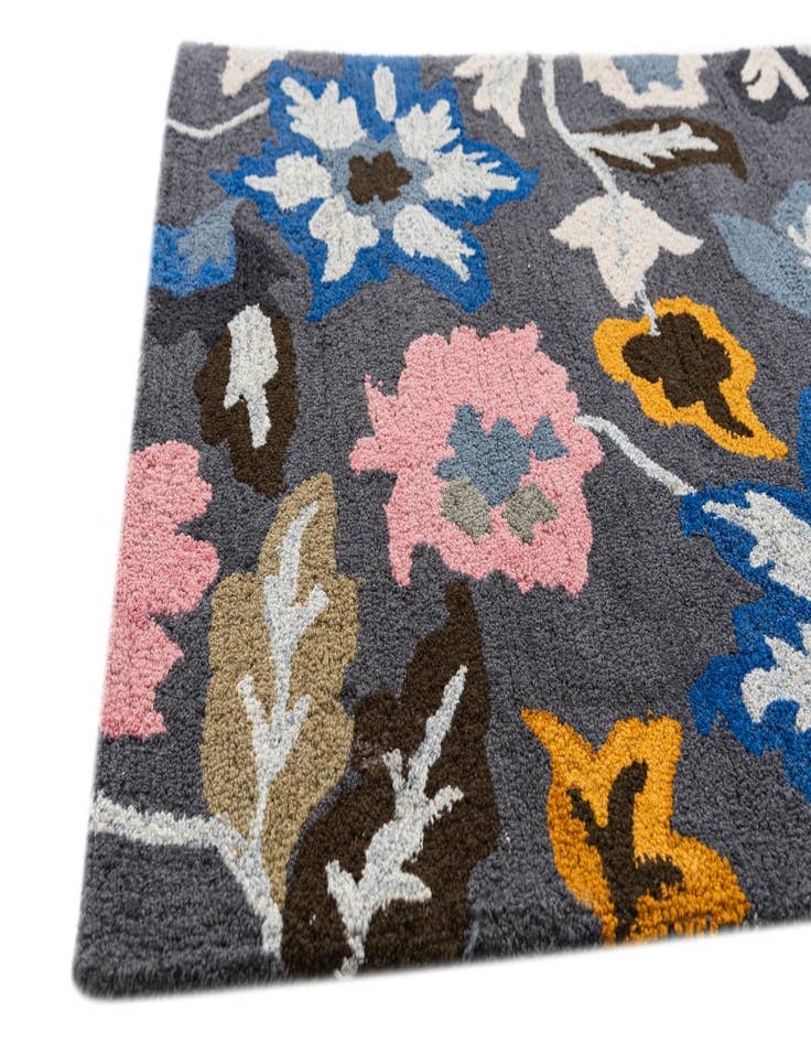 Detail image of  3' 1 x 5' Agra Rug