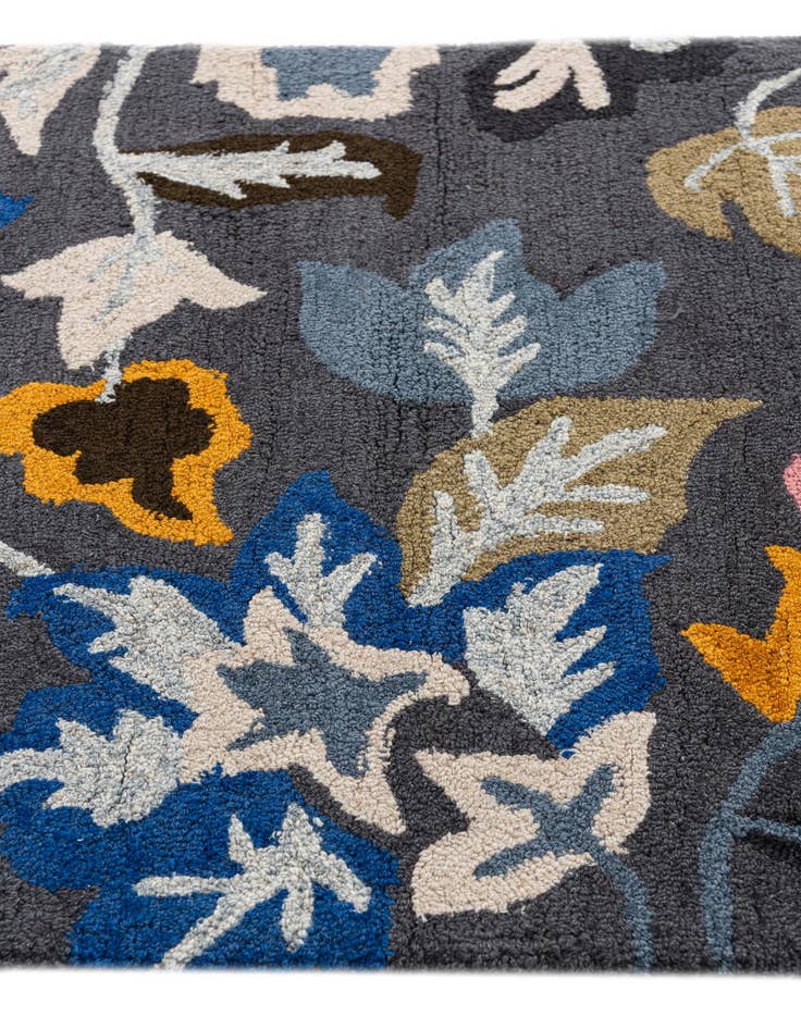 Detail image of  3' 1 x 5' Agra Rug