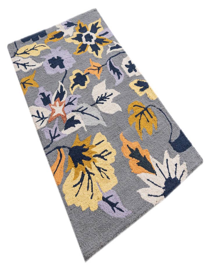 Detail image of  3' 1 x 4' 10 Agra Rug