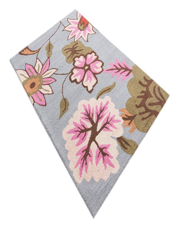 Detail image of  4' x 5' 10 Agra Rug