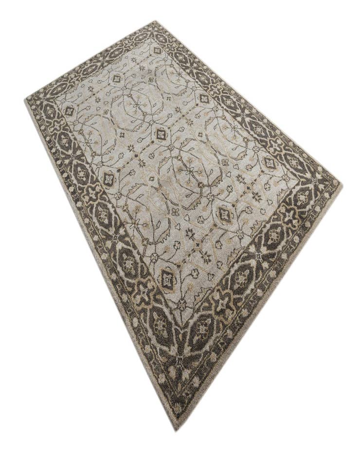 Detail image of  5' x 7' 6 Agra Rug