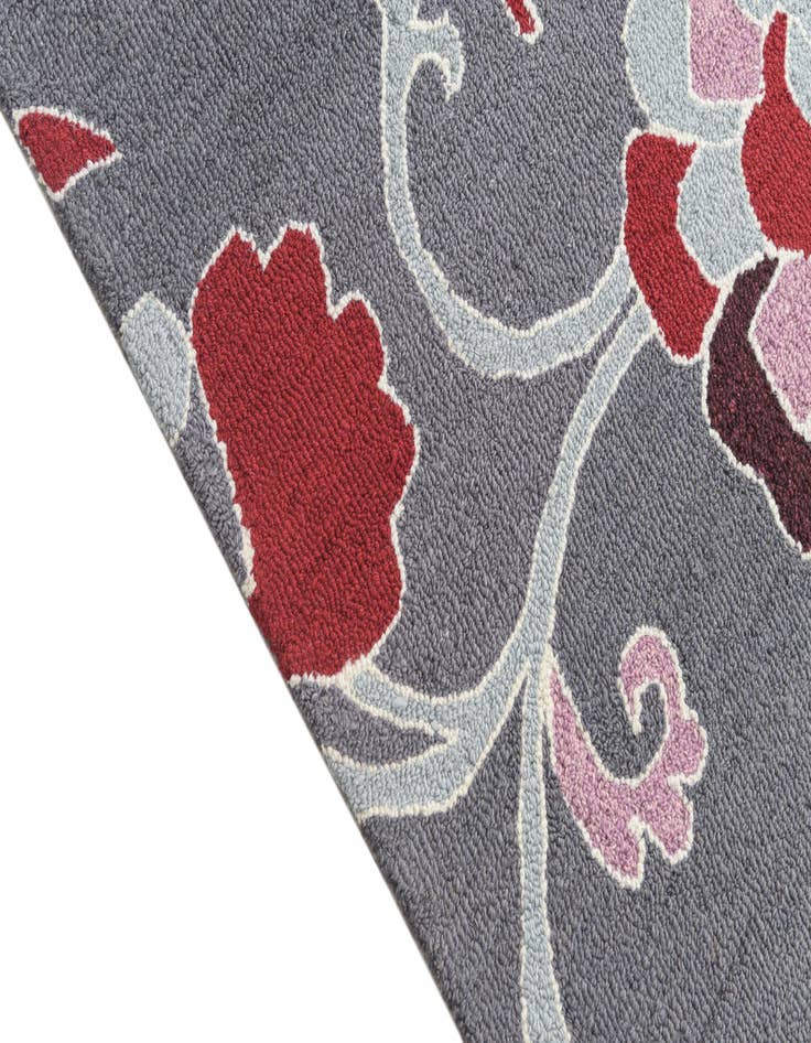 Detail image of  6' x 9' Agra Rug