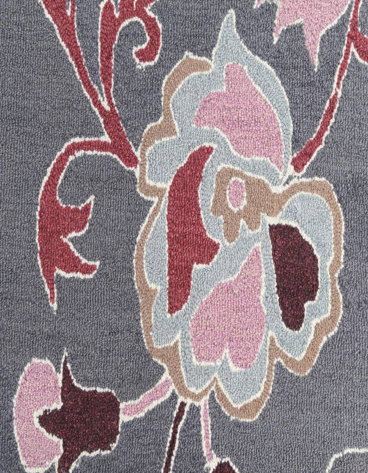 Detail image of  6' x 9' Agra Rug