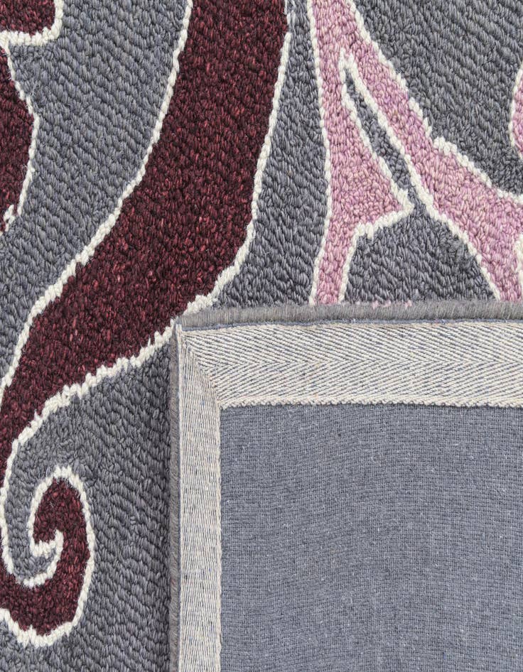Detail image of  6' x 9' Agra Rug