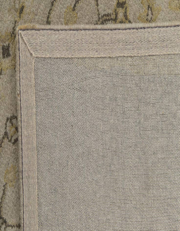 Detail image of  5' x 7' 5 Agra Rug