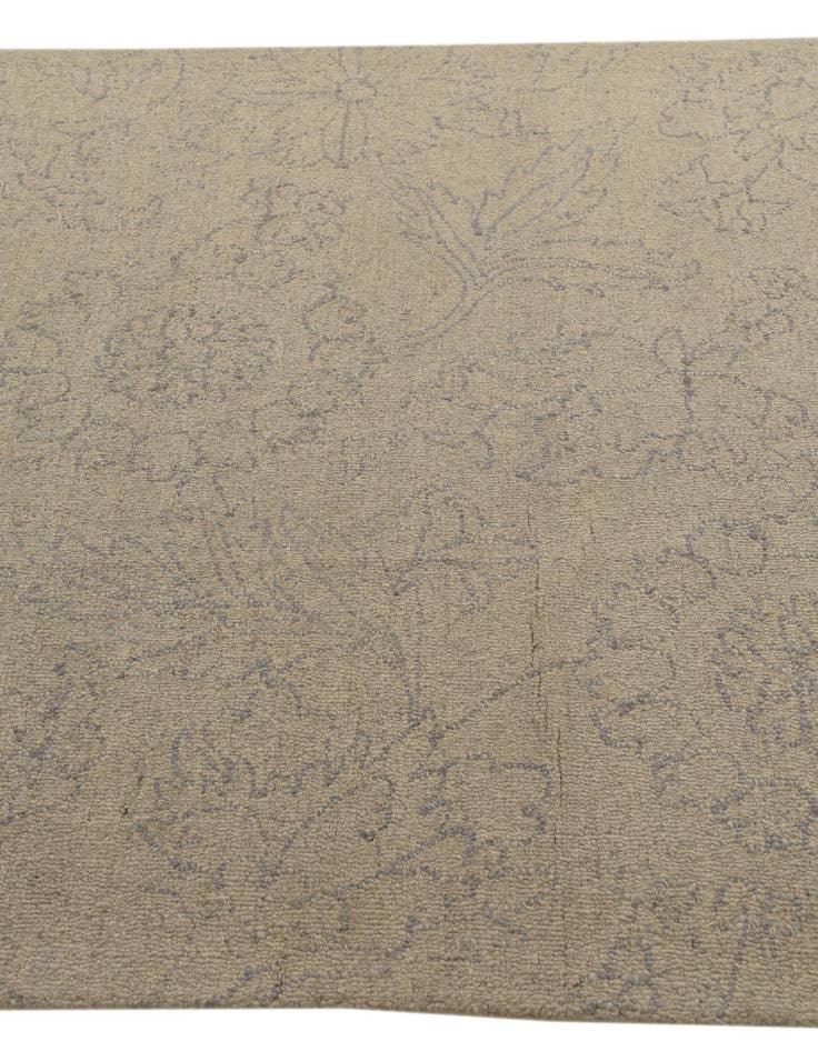 Detail image of  5' x 7' 10 Agra Rug