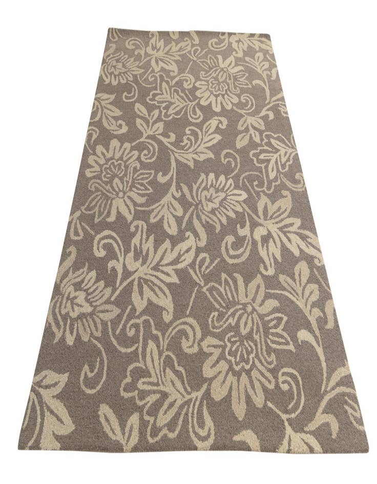 Detail image of  5' x 8' Agra Rug