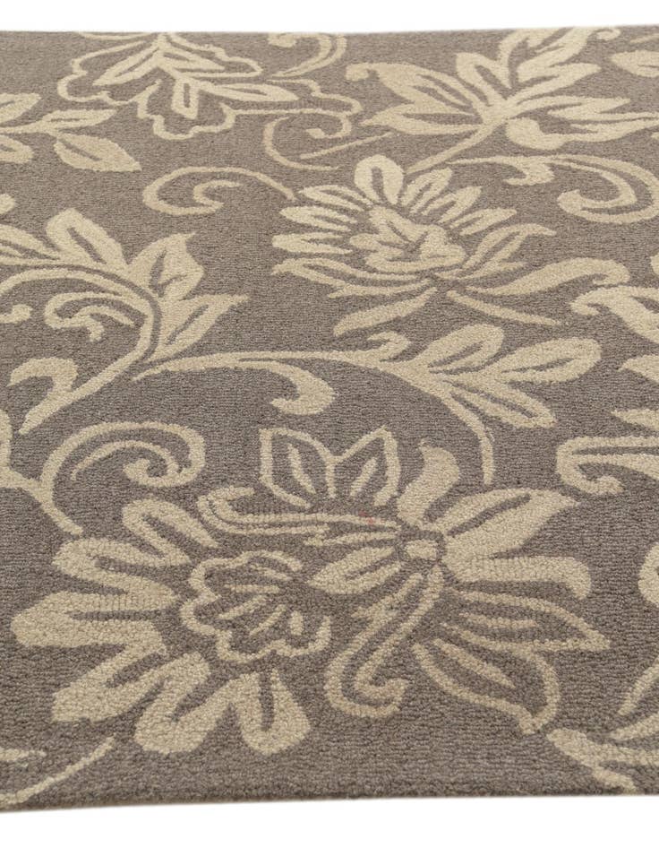 Detail image of  5' x 8' Agra Rug