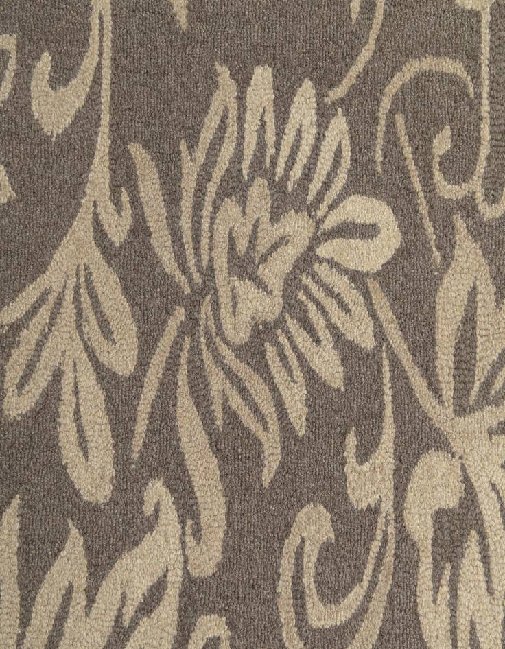 Detail image of  5' x 8' Agra Rug