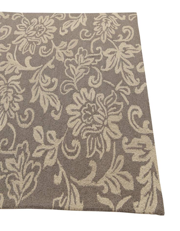 Detail image of  5' 1 x 8' Agra Rug