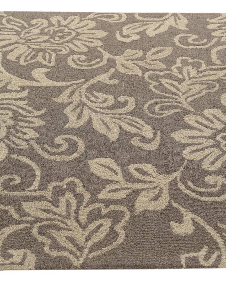 Detail image of  5' 1 x 8' Agra Rug