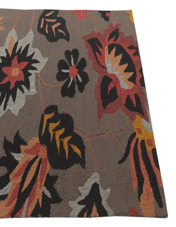 Detail image of  5' 1 x 8' 1 Agra Wool Rug