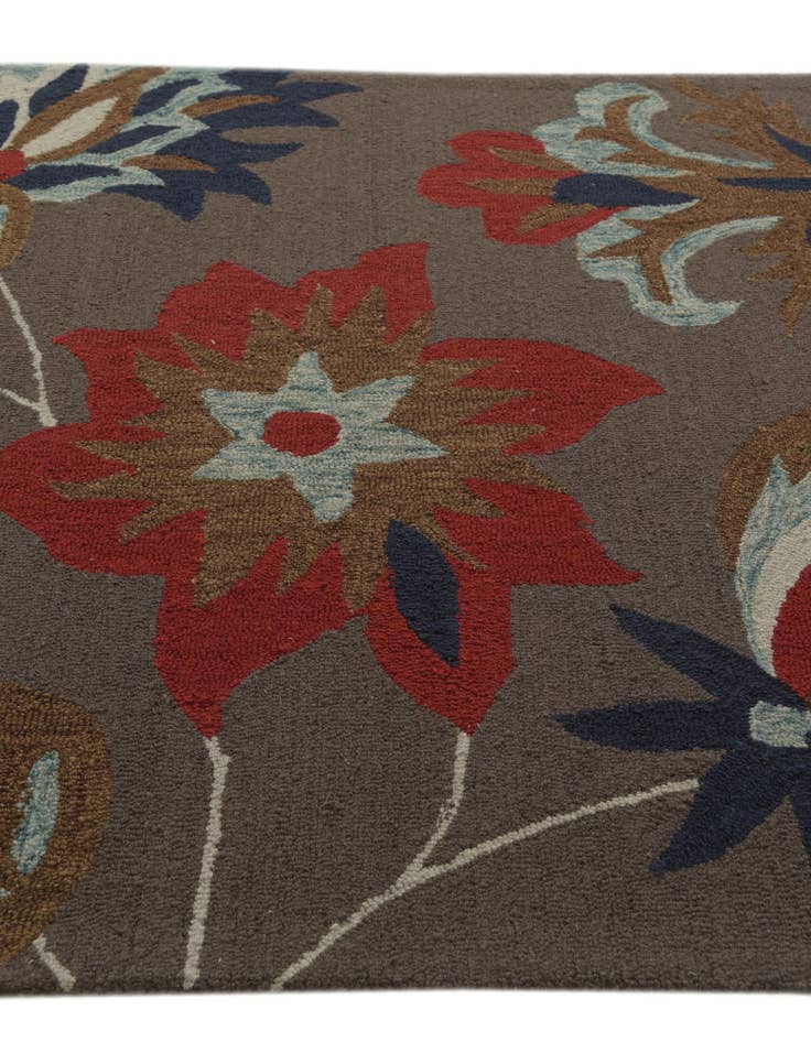 Detail image of  5' 1 x 8' Agra Wool Rug
