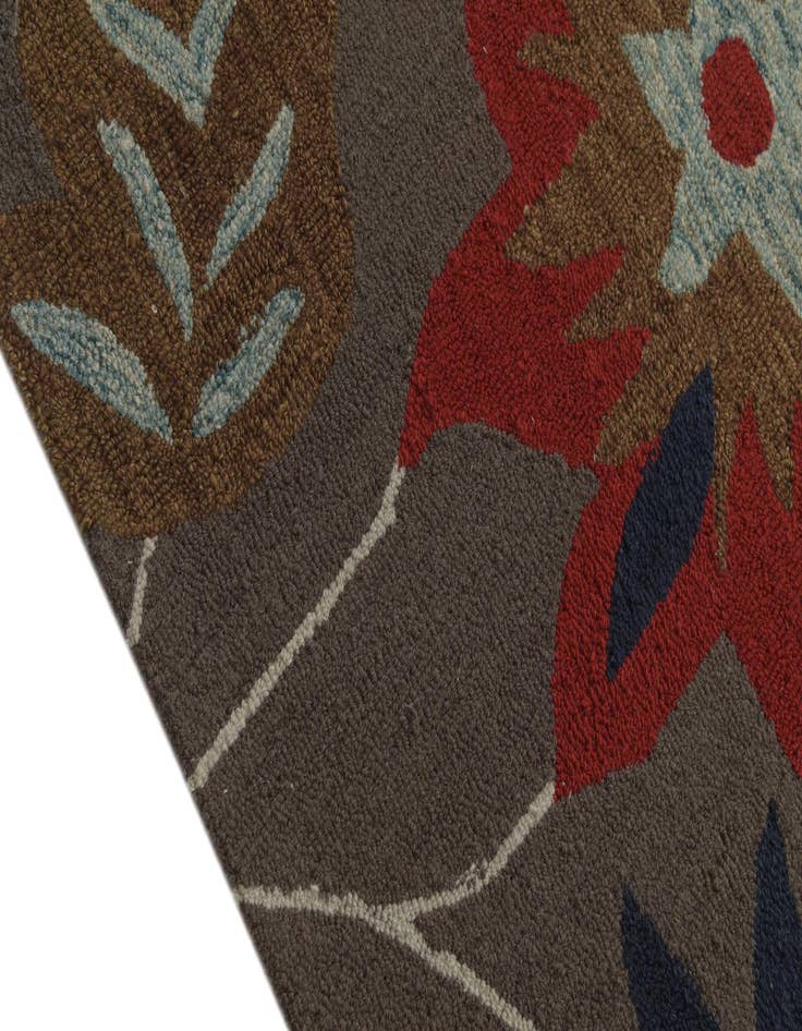 Detail image of  5' 1 x 8' Agra Wool Rug