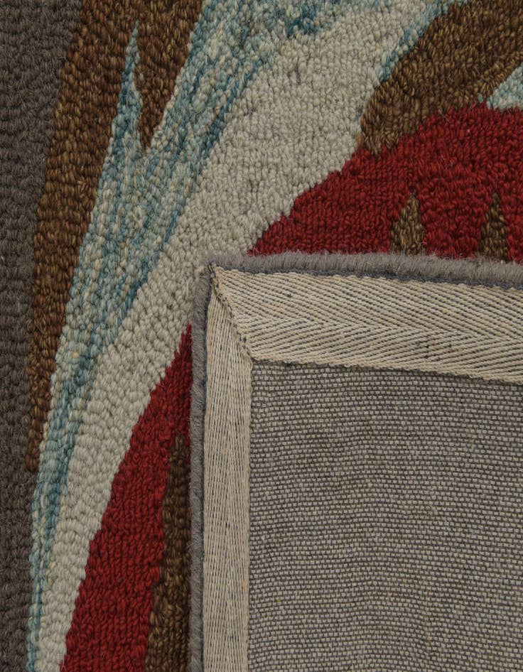 Detail image of  5' 1 x 8' Agra Wool Rug