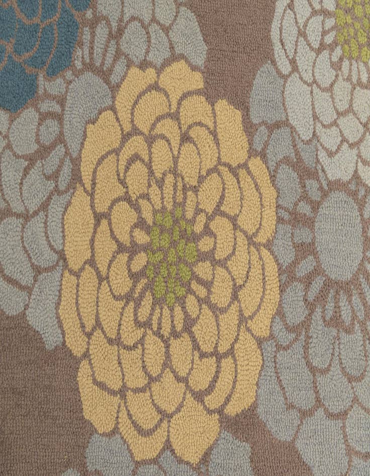 Detail image of  5' x 7' Agra Wool Rug