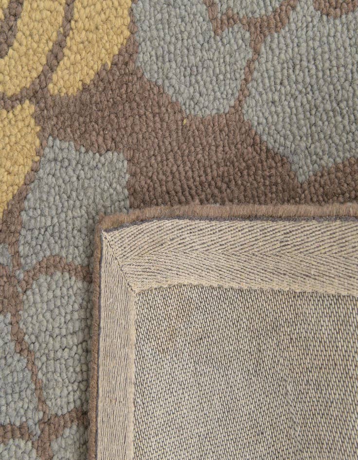Detail image of  5' x 7' Agra Wool Rug